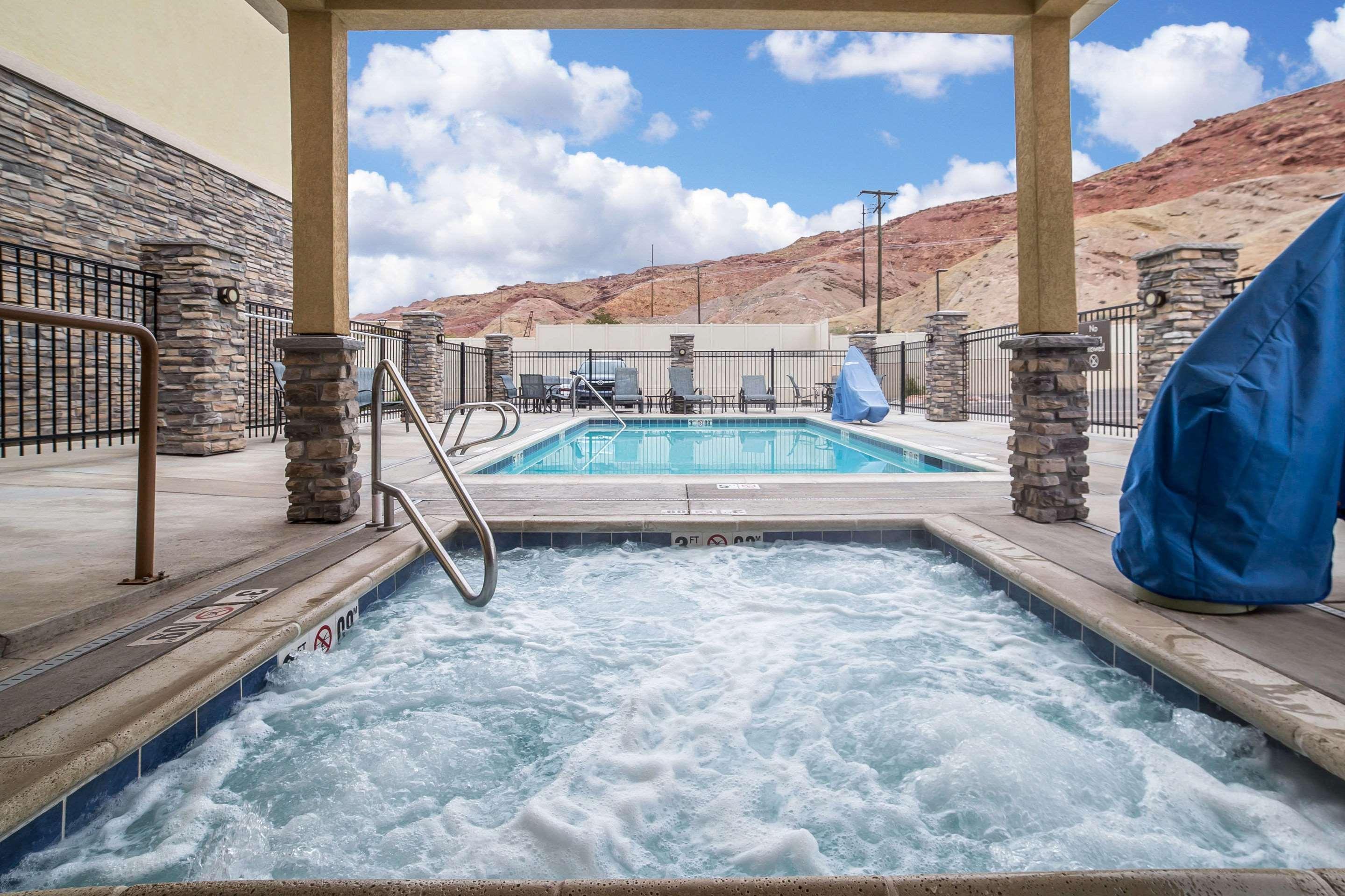 Comfort Suites Moab Near Arches National Park Exterior photo